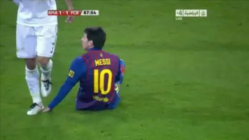 Video de Pepe pisando a Messi en la Copa del Rey.