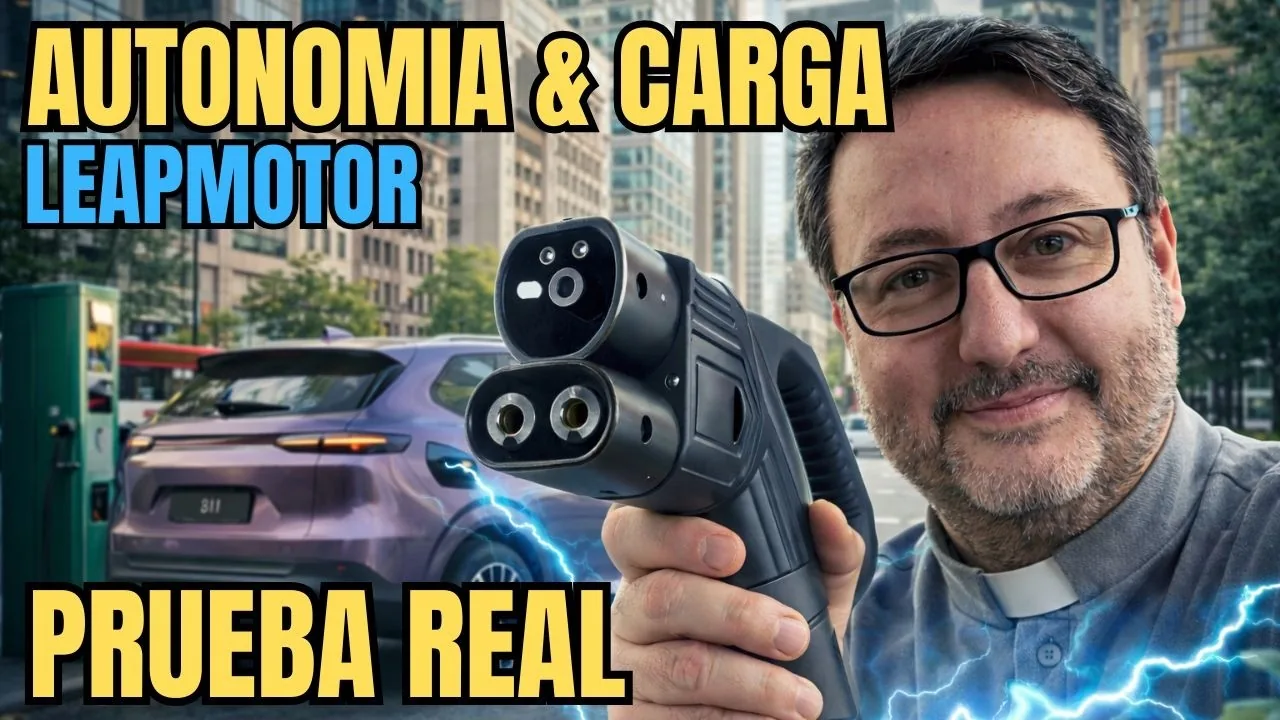 Víctor con un conector en el montaje de la prueba de carga del Leapmotor B10